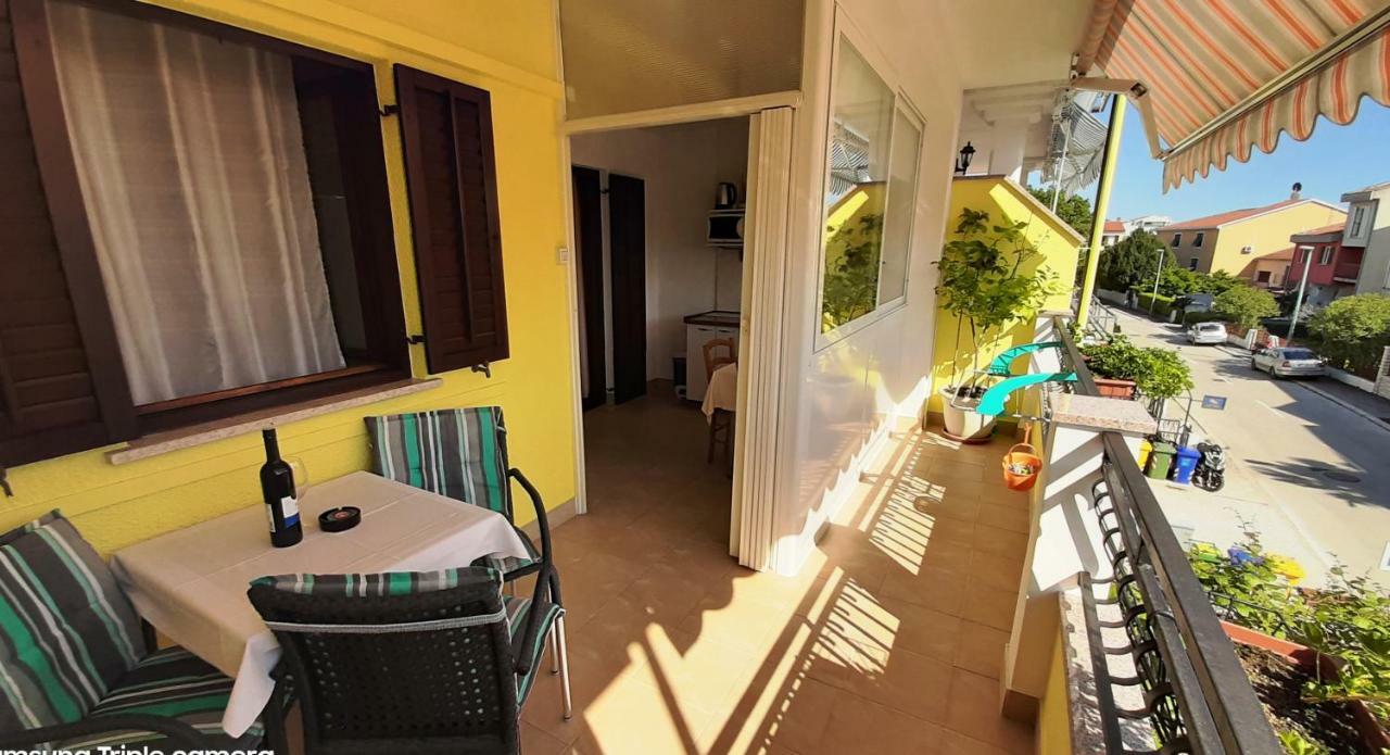 Paradise Beach Apartments Ровінь Екстер'єр фото