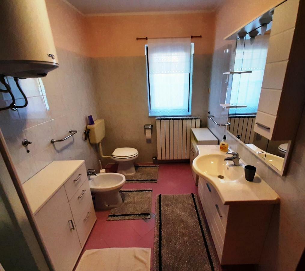 Paradise Beach Apartments Ровінь Екстер'єр фото