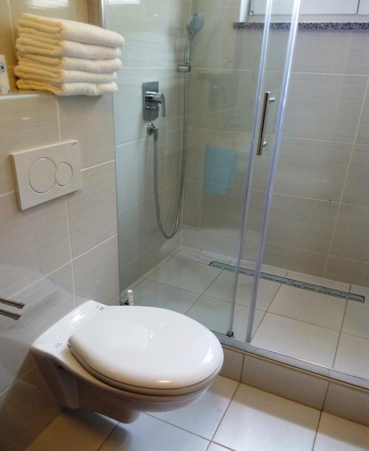 Paradise Beach Apartments Ровінь Екстер'єр фото