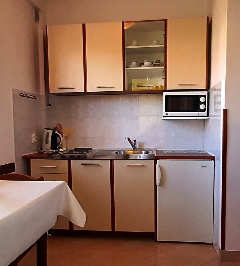 Paradise Beach Apartments Ровінь Екстер'єр фото