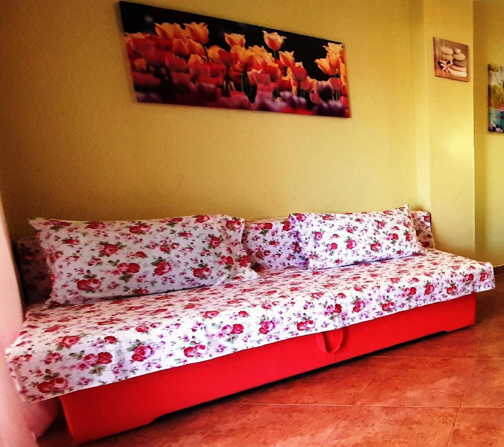 Paradise Beach Apartments Ровінь Екстер'єр фото